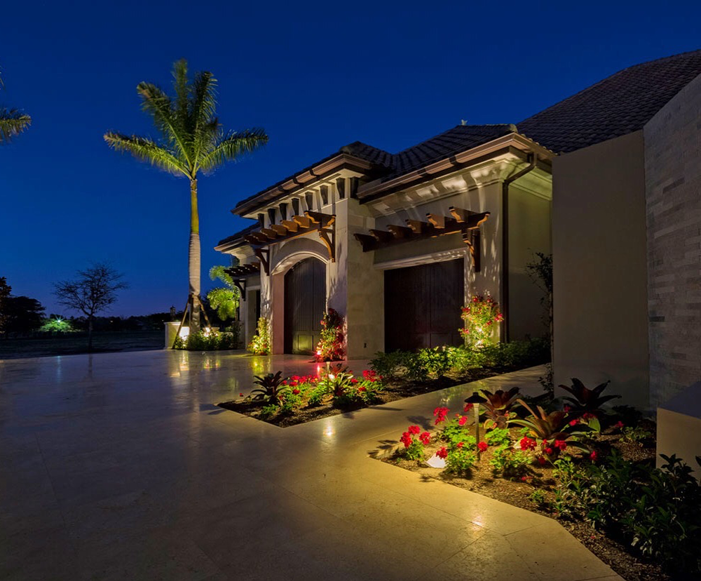 Holiday landscape lighting Florida